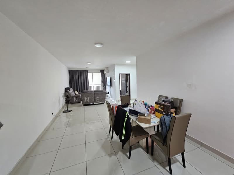Servis Apartment untuk Dijual di KSL Residence @ Daya - Kenneth Khor - Living Room - PropertyGuru.com.my