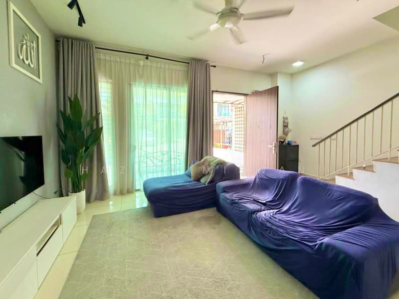 Terraced House for Sale in Shah Alam (Selangor) - Hazlin Miswan - Living Room - PropertyGuru.com.my