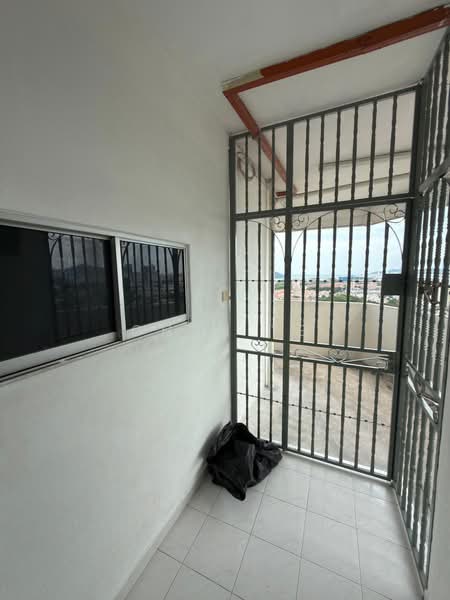 Pangsapuri untuk Dijual di Desa Bistari - Chan YB - Balcony - PropertyGuru.com.my