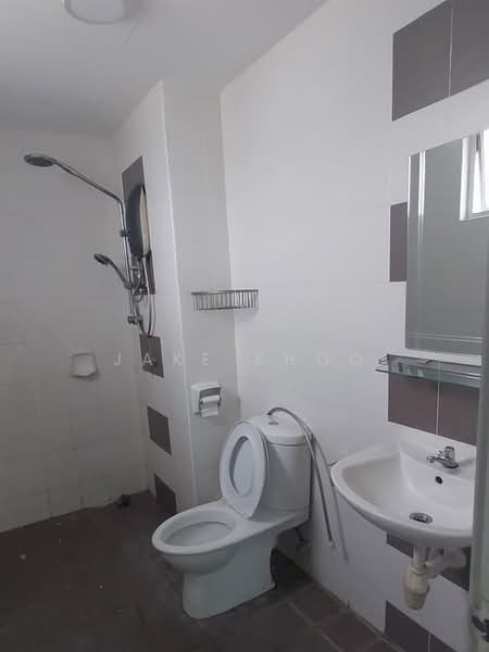 Kondominium untuk Disewa di The Golden Triangle Condominium - Jake Khoo - Bathroom - PropertyGuru.com.my