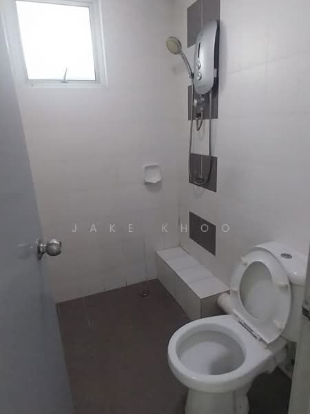 Kondominium untuk Disewa di The Golden Triangle Condominium - Jake Khoo - Bathroom - PropertyGuru.com.my