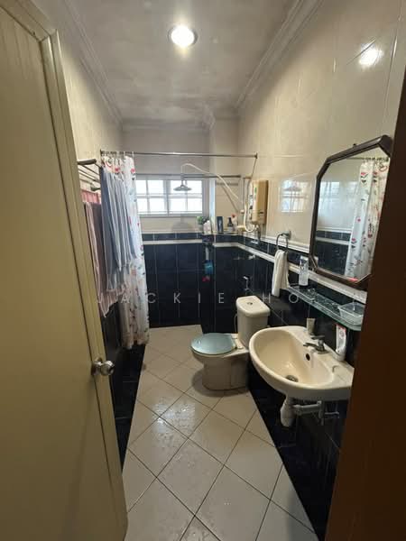 Rumah Teres 2 Tingkat untuk Dijual di Puchong (Selangor) - Jackie Ho - Bathroom - PropertyGuru.com.my
