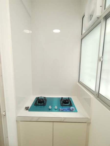 Condominium for Rent at Residensi Dutamas Dahlia - Vincent Yeoh - Kitchen - PropertyGuru.com.my