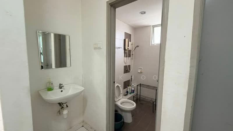 Kondominium untuk Disewa di The Golden Triangle Condominium - Jake Khoo - Bathroom - PropertyGuru.com.my