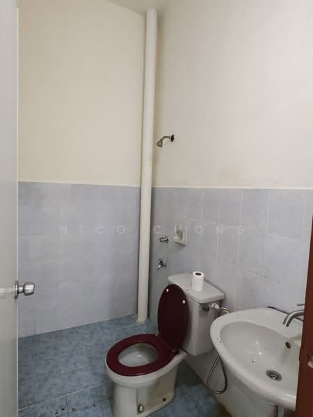 Rumah Teres 1 Tingkat untuk Dijual di Taman Pelangi Indah (Ulu Tiram) - Nico Chong - Bathroom - PropertyGuru.com.my