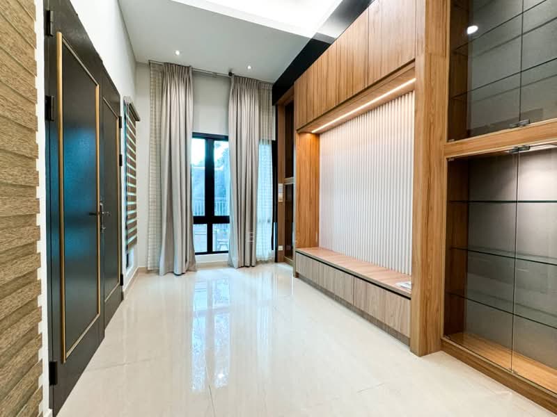 Bungalow for Rent in Petaling Jaya (Selangor) - Joe Lin - Living Room - PropertyGuru.com.my