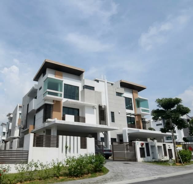 Rumah Berkembar untuk Dijual di Bandar Sungai Long (Selangor) - Jeff Cheah - Exterior - PropertyGuru.com.my