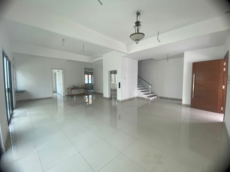 Rumah Berkembar untuk Dijual di Bandar Sungai Long (Selangor) - Jeff Cheah - Living Room - PropertyGuru.com.my