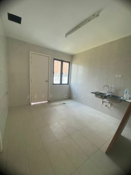 Rumah Berkembar untuk Dijual di Bandar Sungai Long (Selangor) - Jeff Cheah - Kitchen - PropertyGuru.com.my