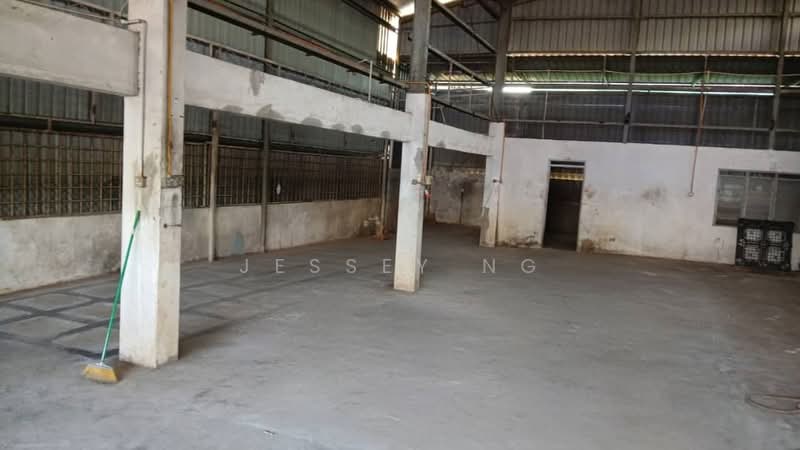 Factory for Rent in Kawasan Perindustrian Ringan Bercham (Ipoh) - Jessey Ng - Interior - PropertyGuru.com.my