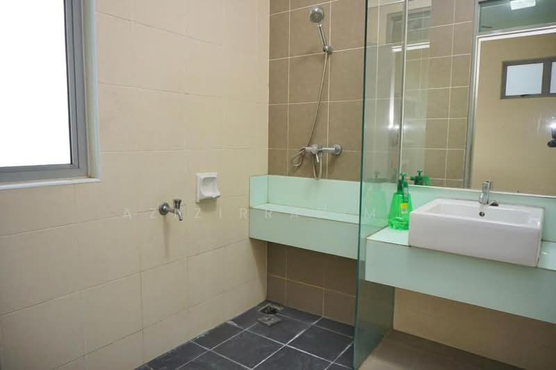 3-storey Terraced House for Sale in Cyberjaya (Selangor) - Azizirrahim . - Bathroom - PropertyGuru.com.my