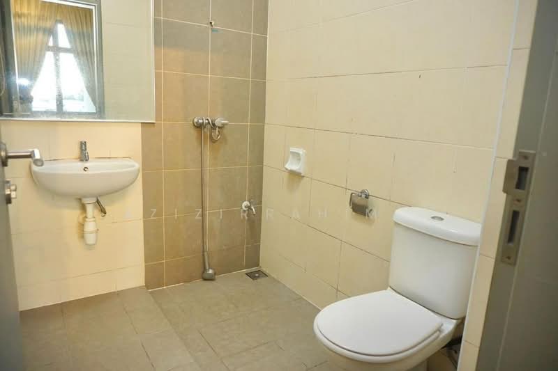 3-storey Terraced House for Sale in Cyberjaya (Selangor) - Azizirrahim . - Bathroom - PropertyGuru.com.my