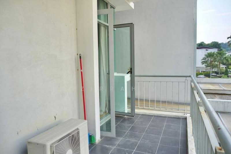 3-storey Terraced House for Sale in Cyberjaya (Selangor) - Azizirrahim . - Balcony - PropertyGuru.com.my