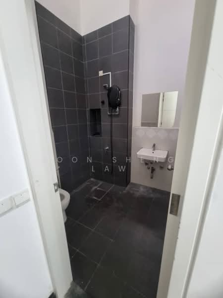 Rumah Teres 2 Tingkat untuk Dijual di Eco Majestic (Semenyih) - Soon Sheng Law - Bathroom - PropertyGuru.com.my