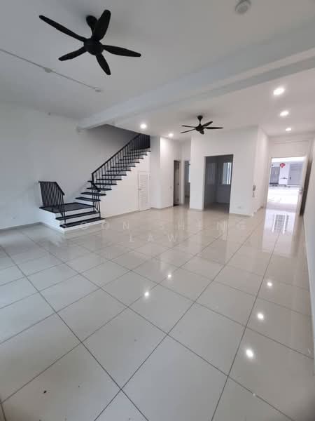 Rumah Teres 2 Tingkat untuk Dijual di Eco Majestic (Semenyih) - Soon Sheng Law - Living Room - PropertyGuru.com.my