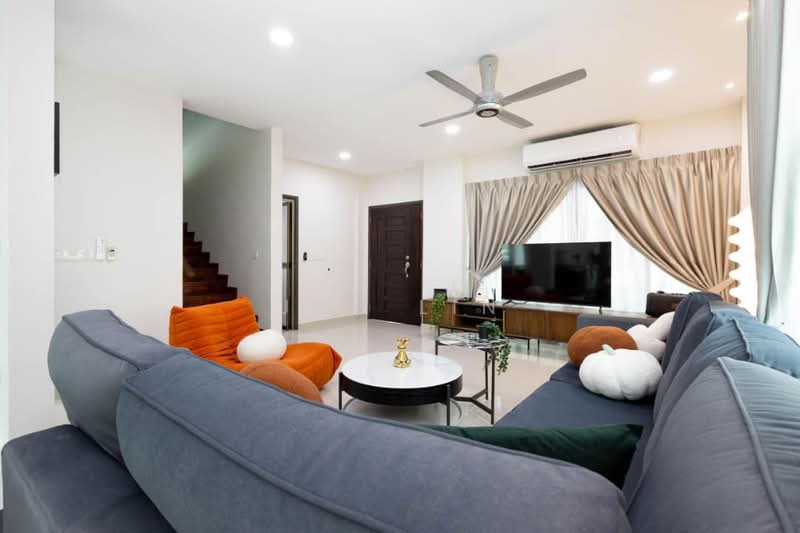 Bungalow for Rent in Petaling Jaya (Selangor) - Joe Lin - Living Room - PropertyGuru.com.my