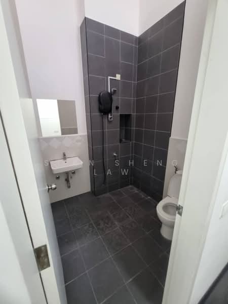 Rumah Teres 2 Tingkat untuk Dijual di Eco Majestic (Semenyih) - Soon Sheng Law - Bathroom - PropertyGuru.com.my