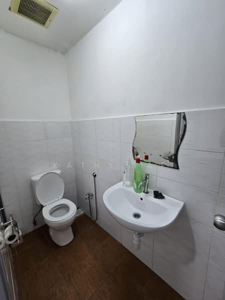 Shop / Office for Rent in Gombak (Kuala Lumpur) - Kathy Yap - Bathroom - PropertyGuru.com.my