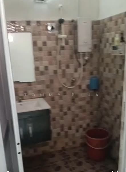 Rumah Teres untuk Disewa di Bandar Selesa Jaya (Skudai) - Tommy Phua - Bathroom - PropertyGuru.com.my