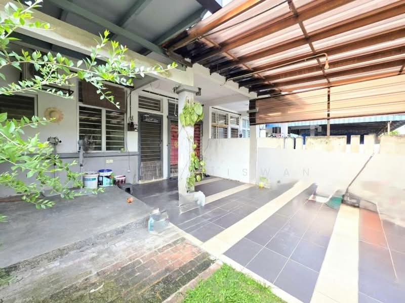 1-storey Terraced House for Sale in Bandar Saujana Putra (Tanjong Duabelas) - Hazlin Miswan - Exterior - PropertyGuru.com.my