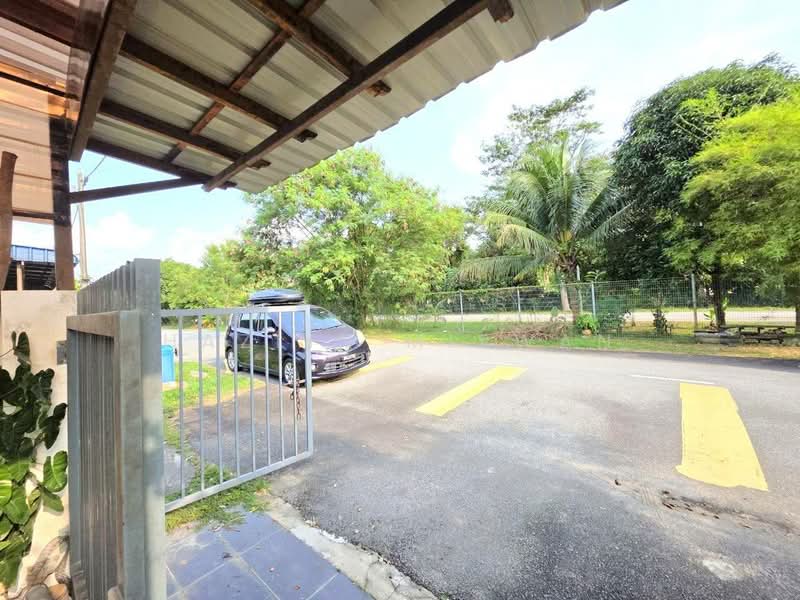 1-storey Terraced House for Sale in Bandar Saujana Putra (Tanjong Duabelas) - Hazlin Miswan - Exterior - PropertyGuru.com.my