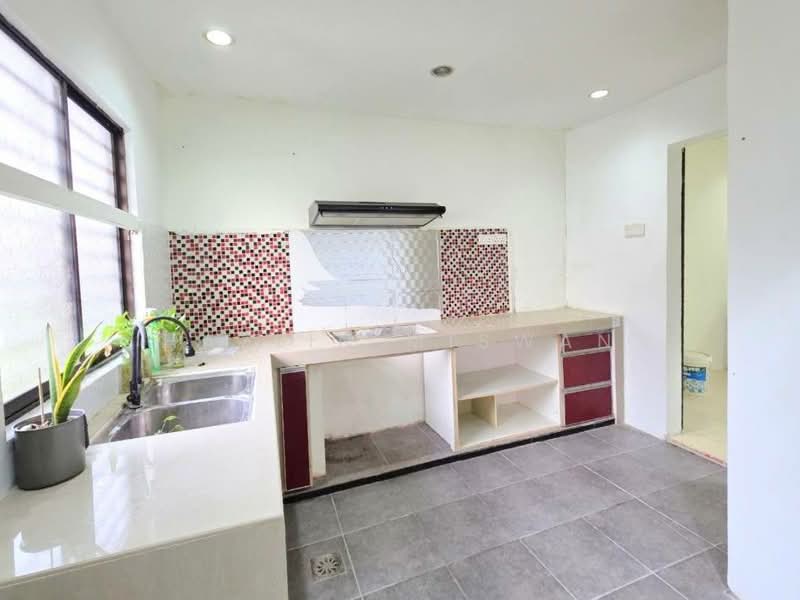 1-storey Terraced House for Sale in Bandar Saujana Putra (Tanjong Duabelas) - Hazlin Miswan - Kitchen - PropertyGuru.com.my