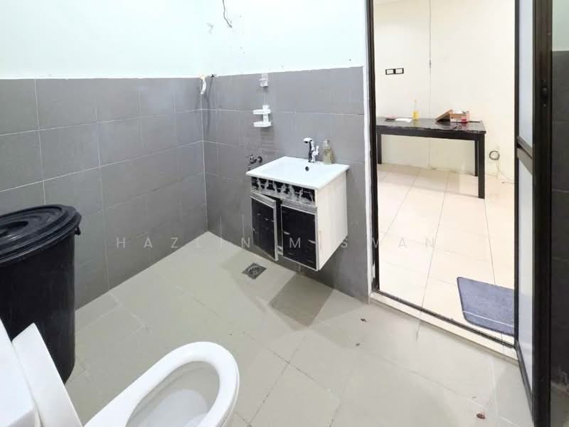 1-storey Terraced House for Sale in Bandar Saujana Putra (Tanjong Duabelas) - Hazlin Miswan - Bathroom - PropertyGuru.com.my