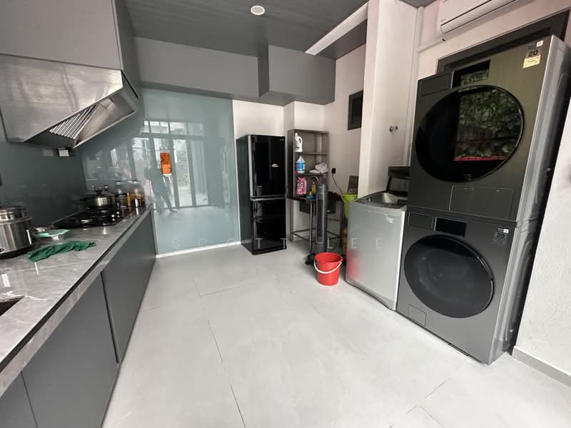 Semi-Detached House for Sale in Desa Parkcity (Kuala Lumpur) - Scott Lee - Kitchen - PropertyGuru.com.my
