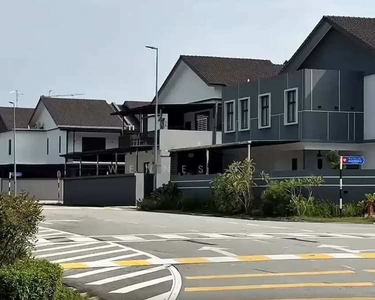 Rumah Teres 2 Tingkat untuk Dijual di Taman Mutiara Rini (Skudai) - Wennes Go - Exterior - PropertyGuru.com.my