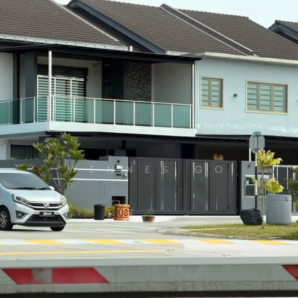 Rumah Teres 2 Tingkat untuk Dijual di Taman Mutiara Rini (Skudai) - Wennes Go - Exterior - PropertyGuru.com.my