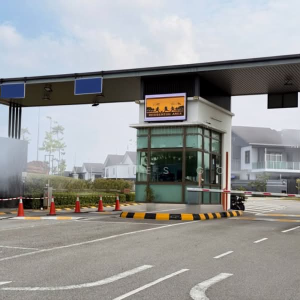 Rumah Teres 2 Tingkat untuk Dijual di Taman Mutiara Rini (Skudai) - Wennes Go - Exterior - PropertyGuru.com.my
