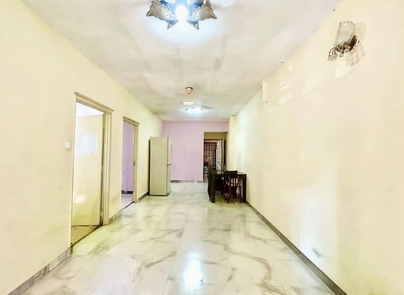 Pangsapuri untuk Dijual di Teratai Mewah Apartment Block 15,17,19,21 - Annie How - Living Room - PropertyGuru.com.my
