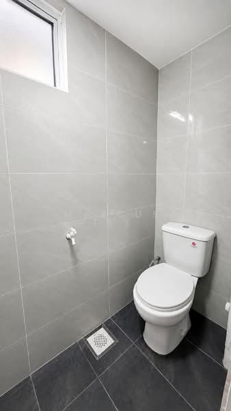Flat for Sale at Tasek Seri Alam - Marcus Tey - Bathroom - PropertyGuru.com.my