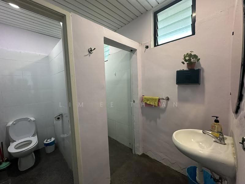Shop / Office for Rent in Mont Kiara (Kuala Lumpur) - Lim Ee Thian - Bathroom - PropertyGuru.com.my