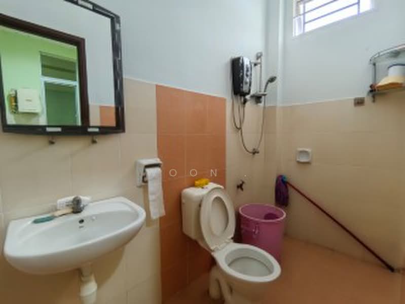 Bungalow for Sale in Taman Krubong Perdana (Krubong) - Woon . - Bathroom - PropertyGuru.com.my