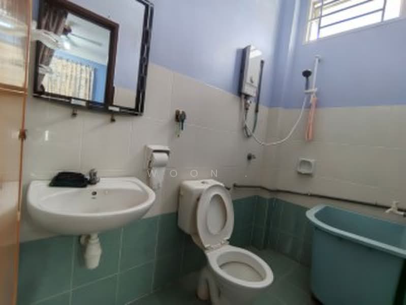 Bungalow for Sale in Taman Krubong Perdana (Krubong) - Woon . - Bathroom - PropertyGuru.com.my