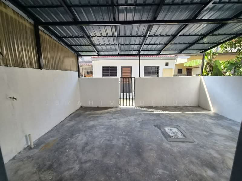 2-storey Terraced House for Rent in Rawang (Selangor) - Ibrahim Iderus - Exterior - PropertyGuru.com.my