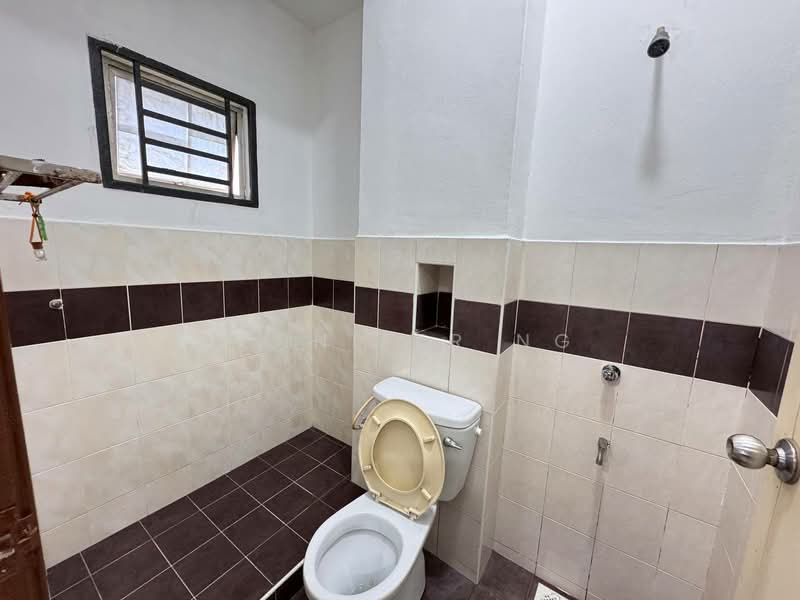 2-storey Terraced House for Sale in Bandar Jaya Putra (Johor Bahru) - Jennifer Ng - Bathroom - PropertyGuru.com.my