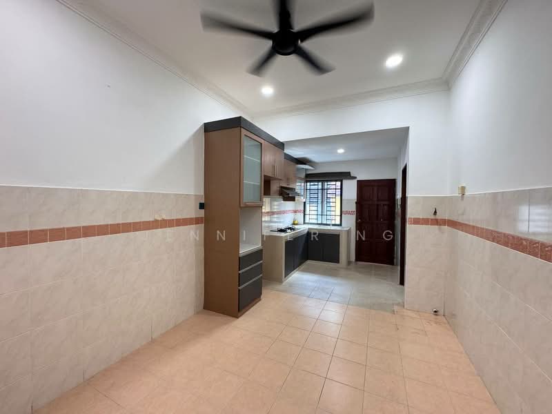 2-storey Terraced House for Sale in Bandar Jaya Putra (Johor Bahru) - Jennifer Ng - Kitchen - PropertyGuru.com.my