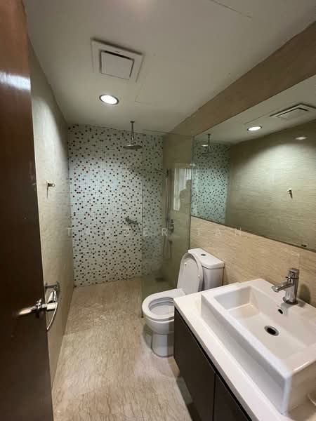 Servis Apartment untuk Disewa di Regalia Residence - Tabber Tan - Bathroom - PropertyGuru.com.my