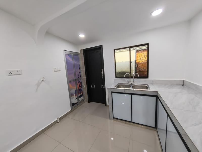 Rumah Teres 1 Tingkat untuk Dijual di Kampung Melayu Lima Kedai (Skudai) - Dona - PropertyGuru.com.my