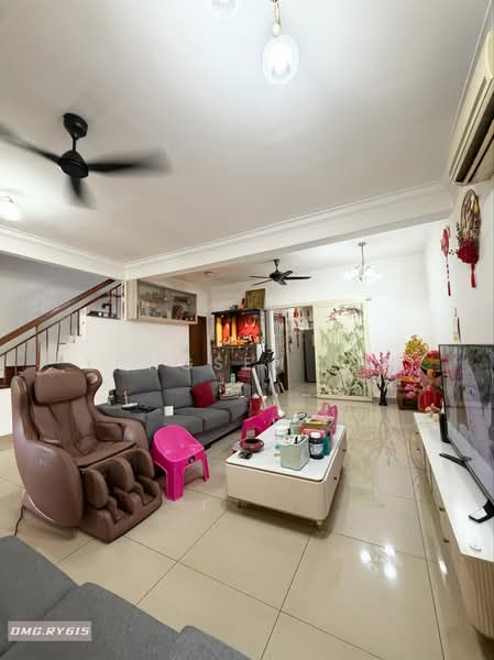 2-storey Terraced House for Sale in Bandar Botanic (Klang) - Yongsen Lim - Living Room - PropertyGuru.com.my