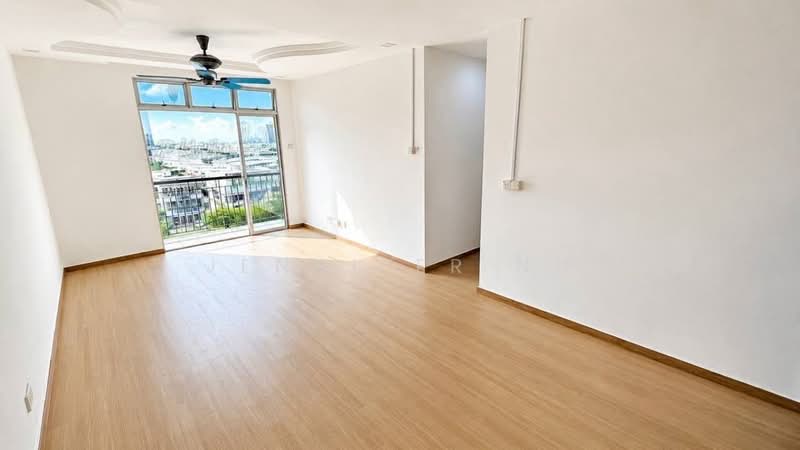 Pangsapuri untuk Dijual di Lake View Suites - Jennifer Ng - Living Room - PropertyGuru.com.my