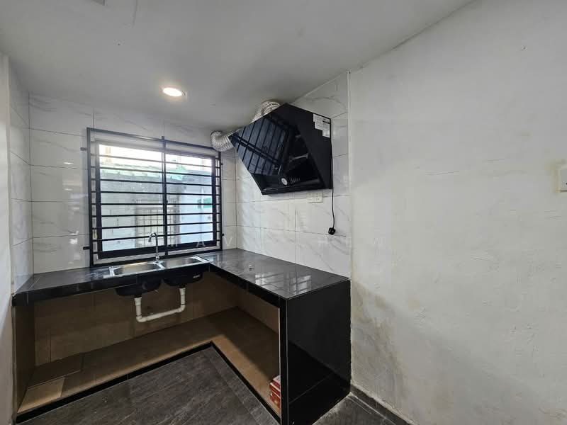 2-storey Terraced House for Rent in Taman Johor Jaya (Johor Bahru) - Mavis Hew - Kitchen - PropertyGuru.com.my