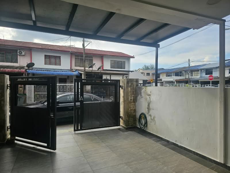 2-storey Terraced House for Rent in Taman Johor Jaya (Johor Bahru) - Mavis Hew - Exterior - PropertyGuru.com.my