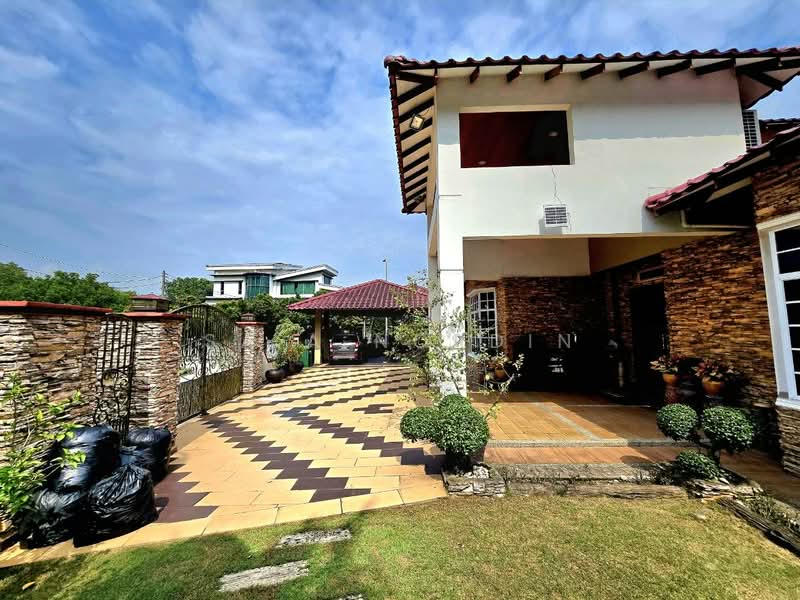 Bungalow for Sale in Seksyen 8 (Petaling Jaya) - Sa'a Nordin - Exterior - PropertyGuru.com.my