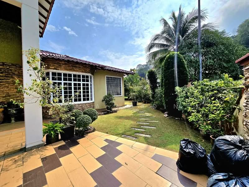 Bungalow for Sale in Seksyen 8 (Petaling Jaya) - Sa'a Nordin - Exterior - PropertyGuru.com.my