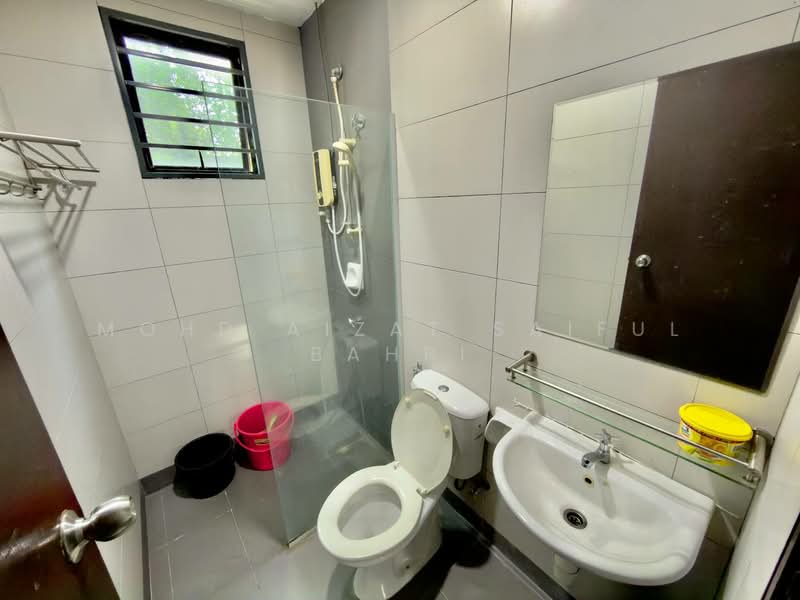 2.5-storey Terraced House for Sale in Taman TTDI Grove (Kajang) - Mohd Aizat Saiful Bahri - Bathroom - PropertyGuru.com.my