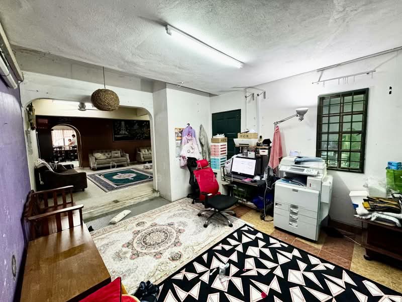 Rumah Teres 2 Tingkat untuk Dijual di Ukay Heights (Ampang) - Mohd Aizat Saiful Bahri - Living Room - PropertyGuru.com.my