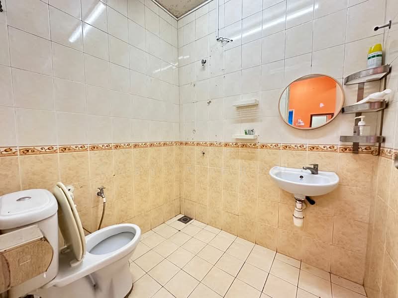2-storey Terraced House for Sale in Bukit Rahman Putra (Sungai Buloh) - Evelyn Khoo - Bathroom - PropertyGuru.com.my